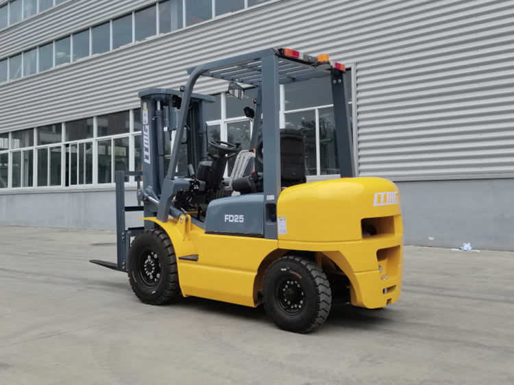FD25 / 2.5 TON / 5500 lbs MONTACARGAS DIESEL