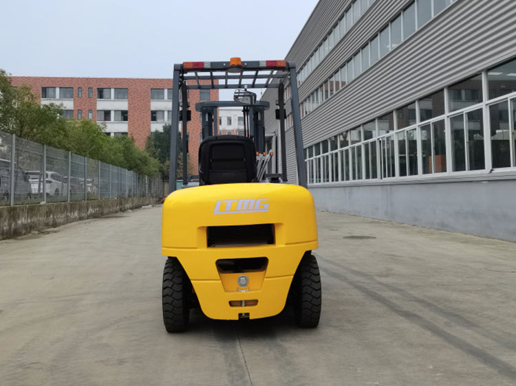 FD25 / 2.5 TON / 5500 lbs MONTACARGAS DIESEL