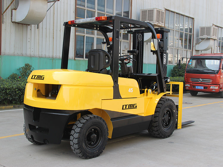 FD40 / 4 TON / 8,800 lbs MONTACARGAS DIESEL